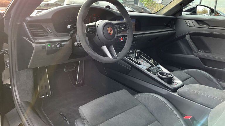 Porsche-911-Carrera-4-GTS_12