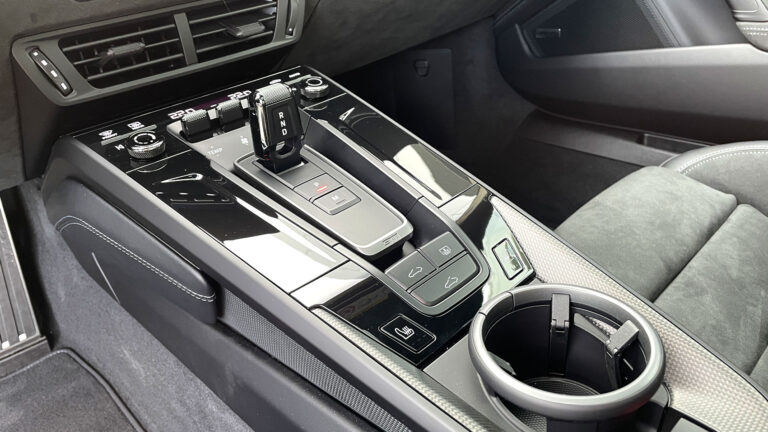 Porsche-911-Carrera-4-GTS_14